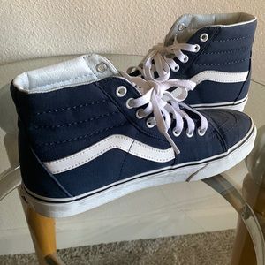 🔥🔥Navy blue high top Vans🔥🔥